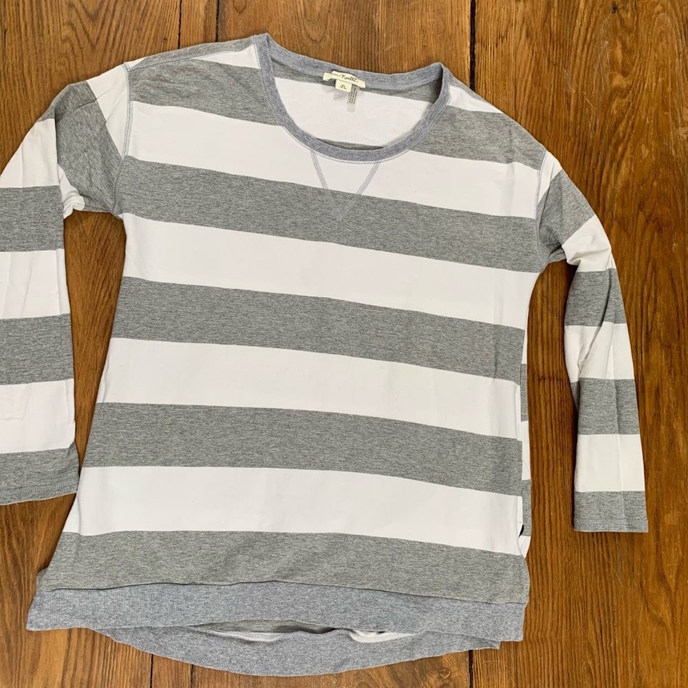 Light weight tunic sweatshirt